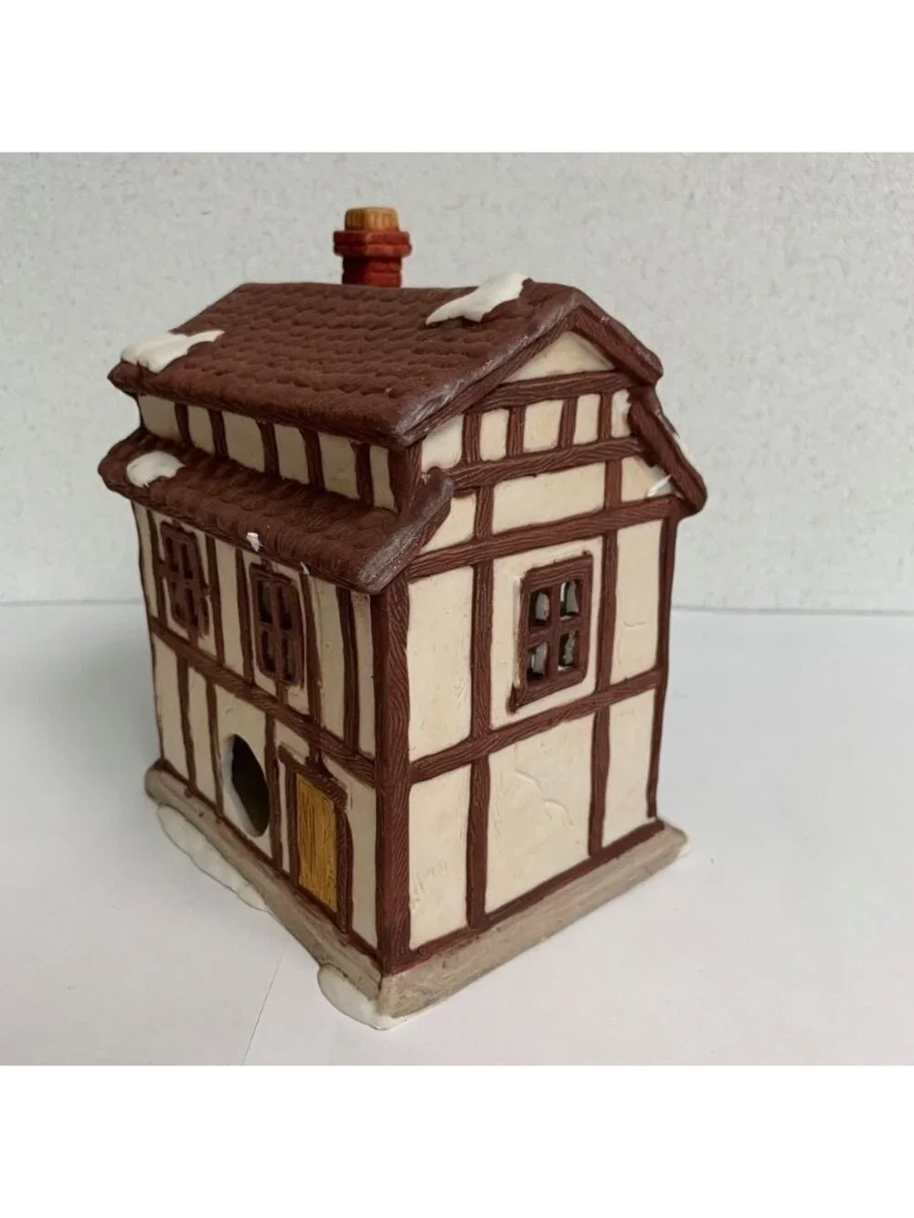 Dept 56 Golden Swan Baker Dickens Village Lighted Building - 1984 (no box)